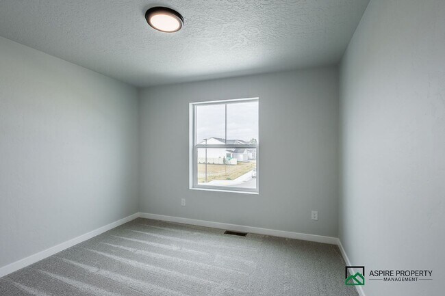 Building Photo - Brand New 5 Bed 3 Bath home 2600sf+ and a 3 car garage