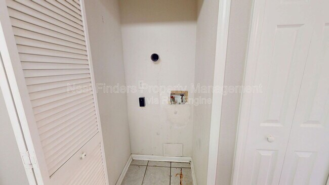 Building Photo - 9575 Amarante Cir