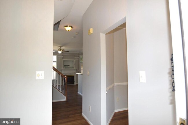 Building Photo - 25492 Freda Ln