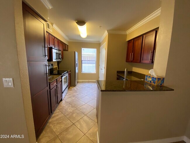 Building Photo - 2025 E Campbell Ave