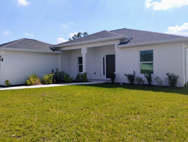 Building Photo - 2700 NW 26th Terrace