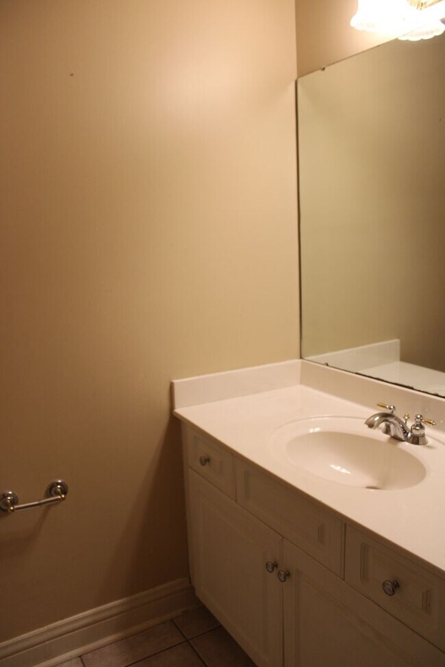 Building Photo - Home for Rent in Deer Creek!