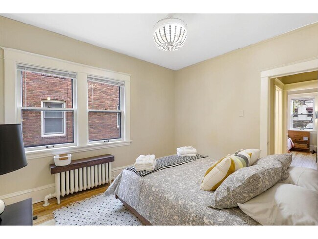 Building Photo - 971 Goodrich Ave
