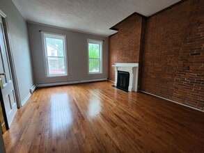 Building Photo - 26 Lyon St