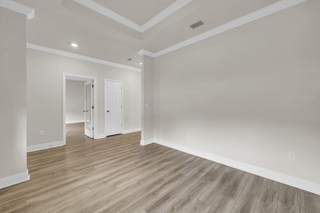 Building Photo - 147 Picnic Pl