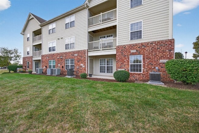 Building Photo - 1313 Piedmont Cir