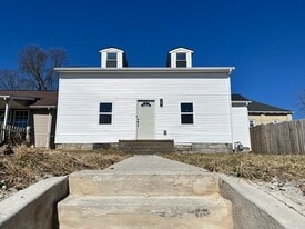 Building Photo - 229 E Washington St