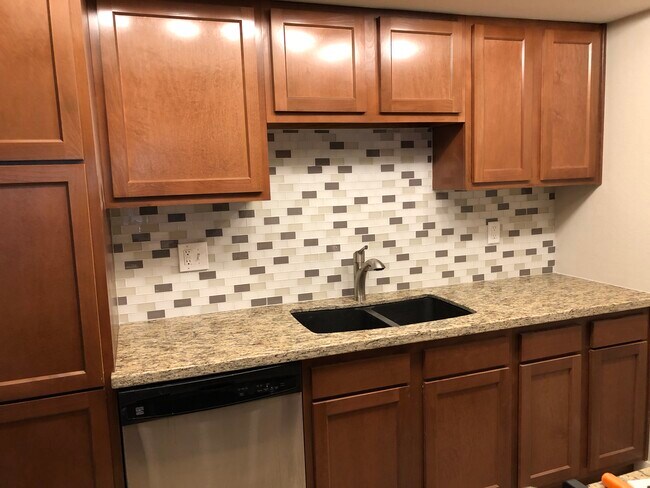 Building Photo - 7557 N Dreamy Draw Dr
