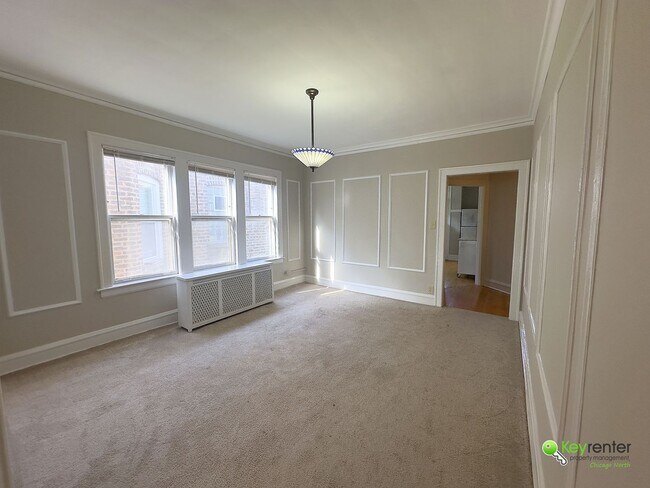 Building Photo - 6718 N Rockwell St