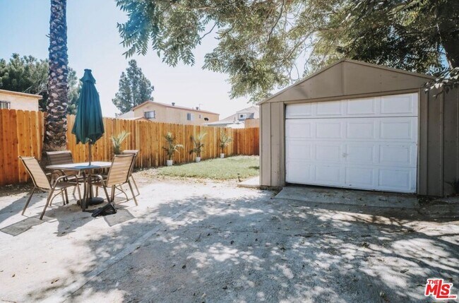 Building Photo - 1134 E 35th St