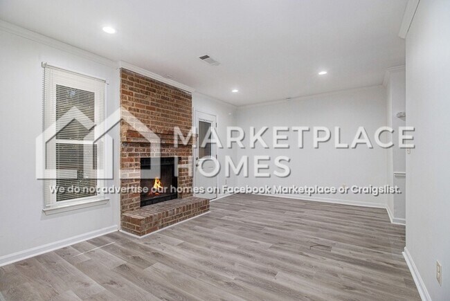Building Photo - 5285 Oakridge Dr
