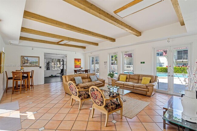 Building Photo - 8650 SW 67th Ave