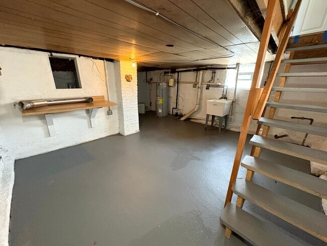 Building Photo - Cute 2 Bedroom / 1.5 Bath home in Penn Tra...