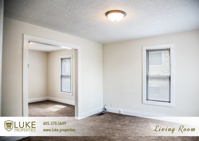 Building Photo - 814 N Indiana Ave