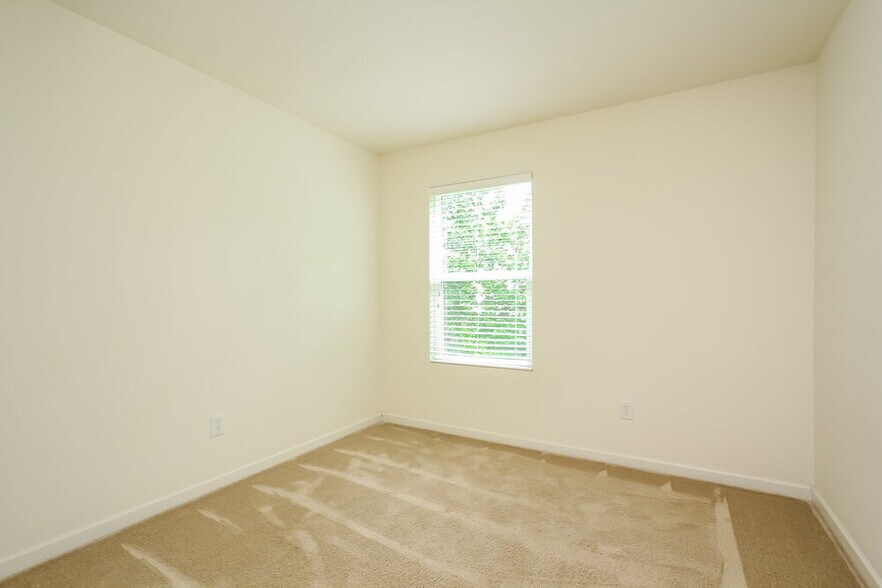 Building Photo - 1192 N Aberdeen Dr