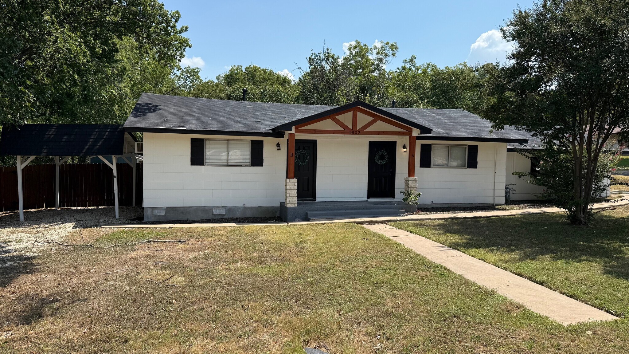 Building Photo - 1802 E University Ave