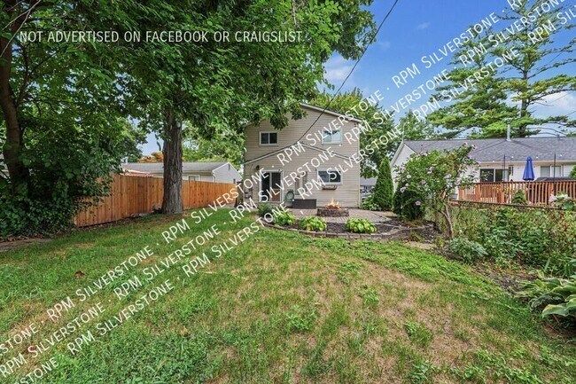 Building Photo - 8600 Russell-