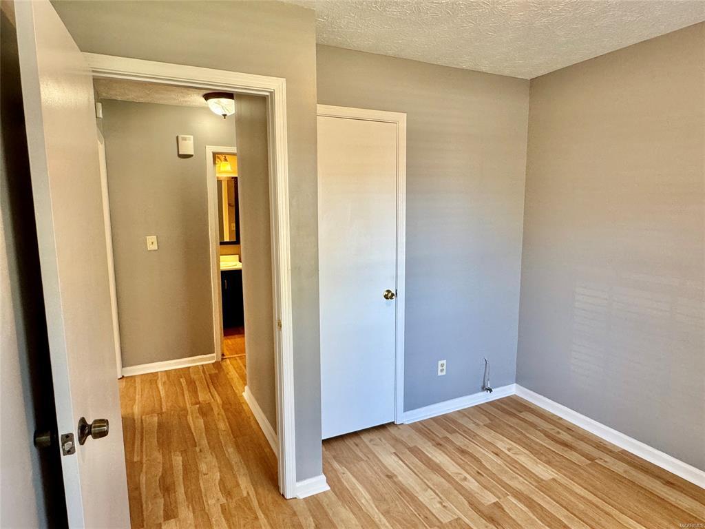 Building Photo - 728 E Gardendale Dr