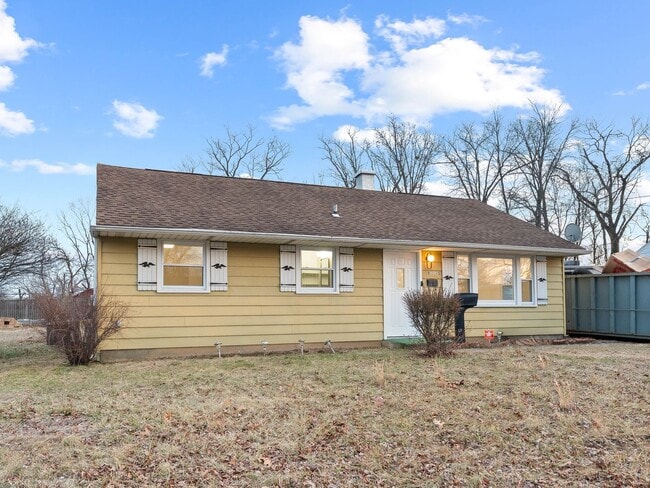 Building Photo - Fully Renovated 4-Bedroom Home with Large Fenced Yard in Clayton