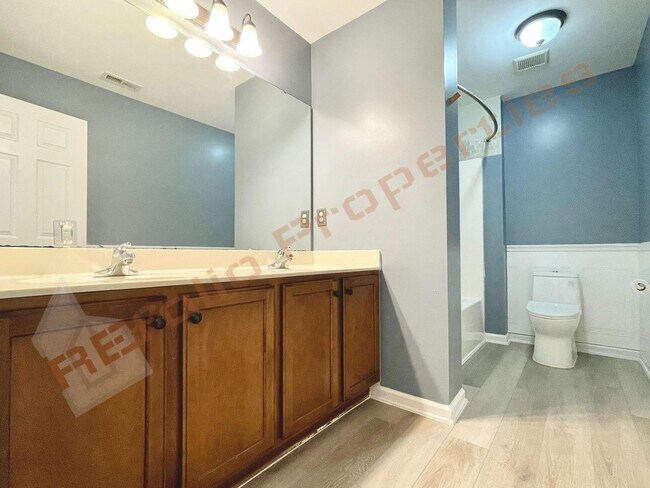 Building Photo - 1304 Cozart St