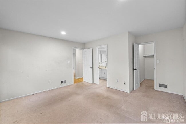 Building Photo - 1801 Timber Oaks Rd