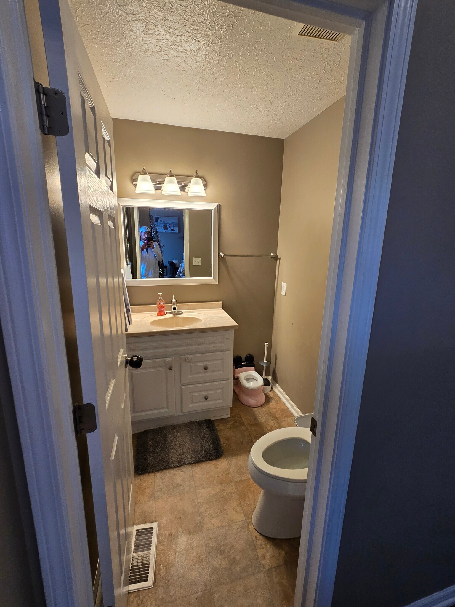 Building Photo - 25 Saxon Ct