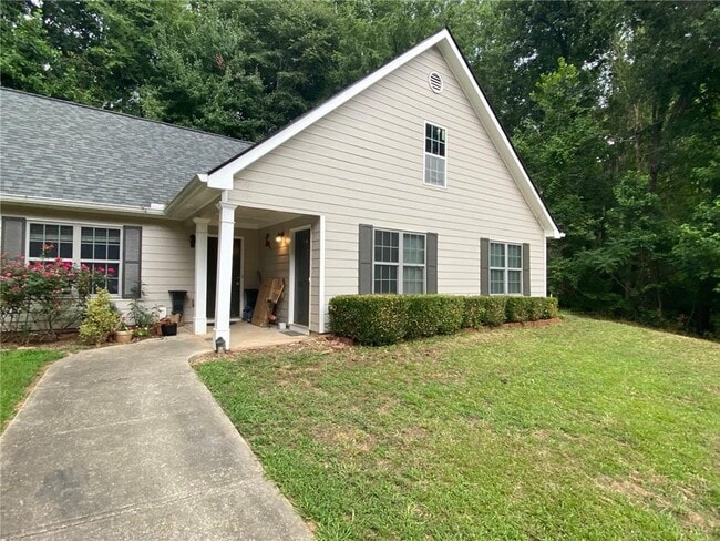 Building Photo - 130 River Pointe Ct SW