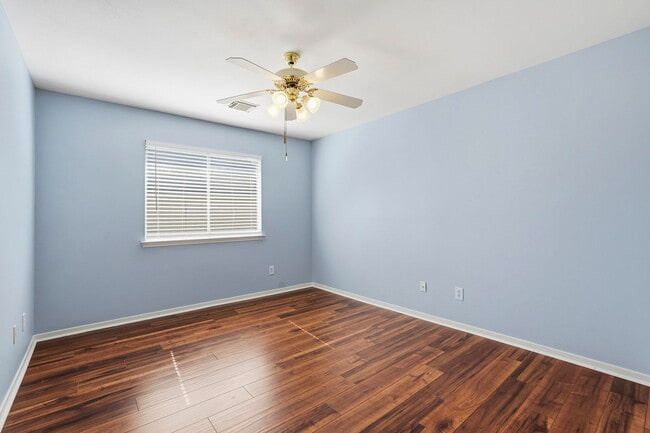 Building Photo - 3311 Whitebud Dr