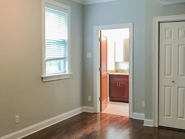 Building Photo - 4836-38 North Paulina Street, Unit G