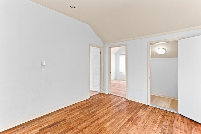 Building Photo - 7645 Fisher Ave