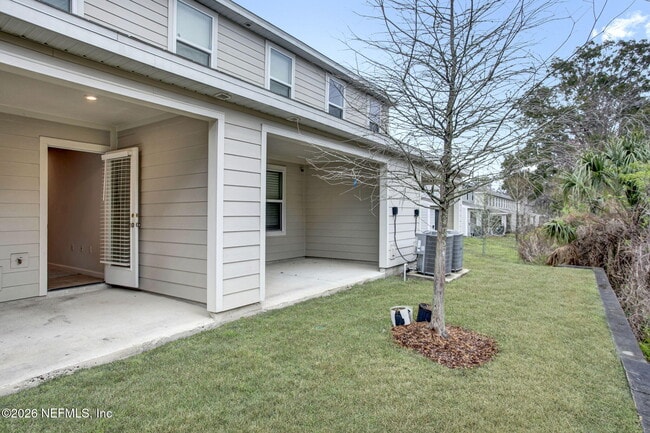 Building Photo - 5958 Creekside Crossing Dr
