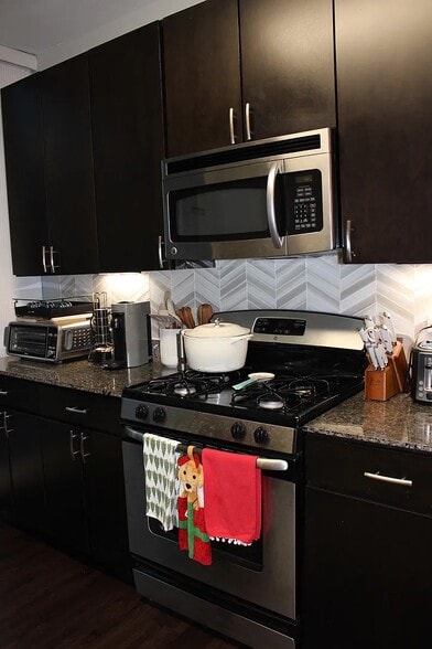 Building Photo - 757 N Orleans St