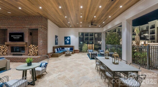 Building Photo - 4010 Waiting St