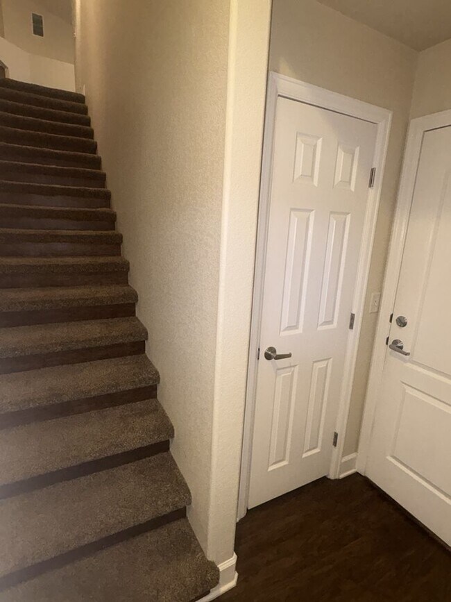 Building Photo - Beautiful 2bd/2ba Condo in West Greeley with Garage!