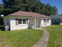 Building Photo - 3104 Azalea Dr