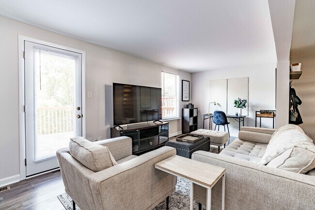 Building Photo - 1708 Ithaca Ln