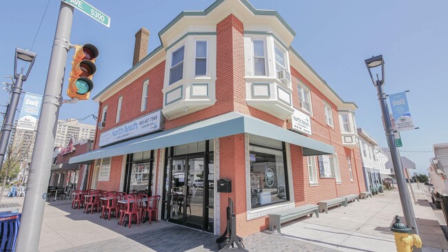 Primary Photo - 5216 Atlantic Ave
