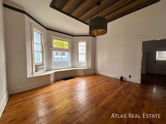 Primary Photo - 219 Jackson St