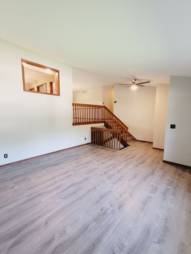 Building Photo - 3 bed, 3 bath home off Chapel Hill Road