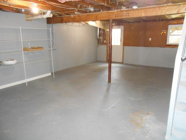 Building Photo - Derry Townhouse for Rent- 2 Bedrooms + Loft!  Available Nov 15!