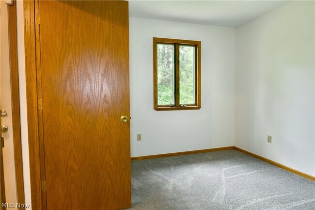Building Photo - 2237 Cadwallader Sonk Rd