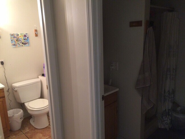 Building Photo - ALLSTON 4 BED/2 BATH FOR $1K/PERSON