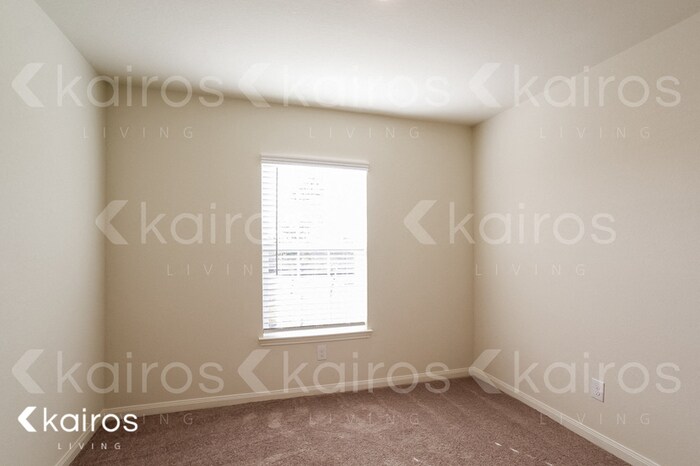 Building Photo - 8406 Longshore Slope Rd