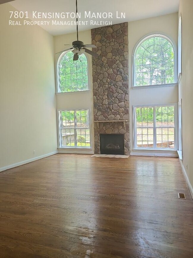 Building Photo - 7801 Kensington Manor Ln