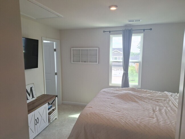 Building Photo - Outstanding Four Bedroom Home Less Than 10...