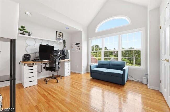 Building Photo - 30 Homewood Dr