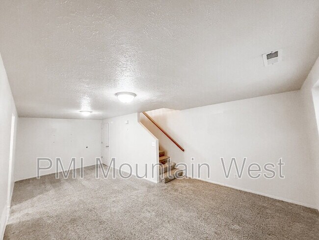 Building Photo - 142 N 200 W
