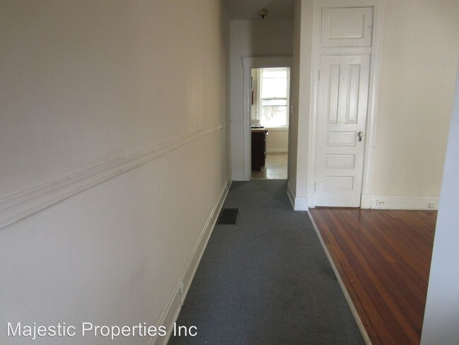 Building Photo - 2370 Flora St