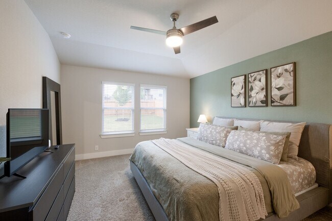 Building Photo - Jewel Curve Gem