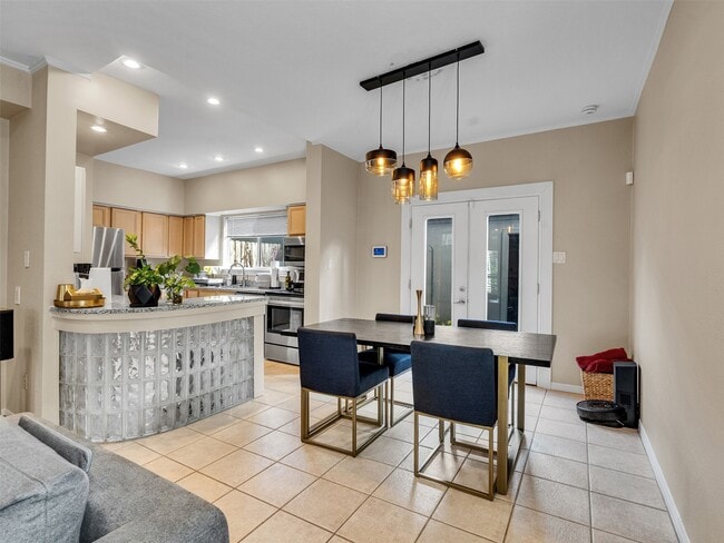 Building Photo - 701 Bering Dr